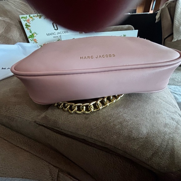 Marc Jacobs Pink Crossbody Bag with Gold Chain - Picture 9 of 10